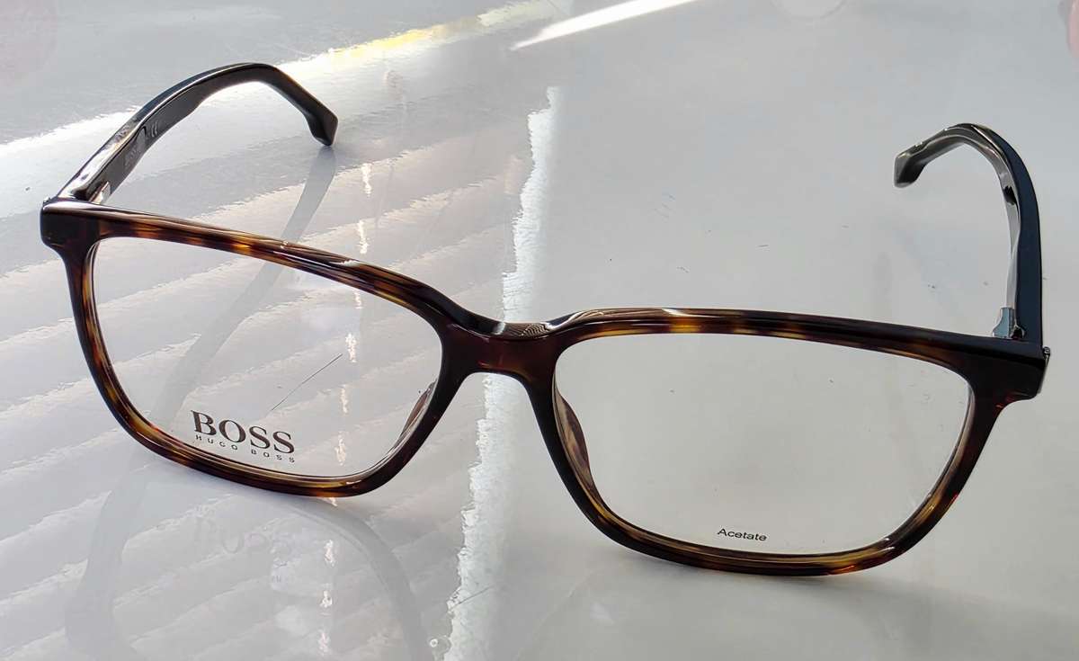 HUGO BOSS 1300/U 086 145 - MENS EYEWEAR - FULL RIM EXECUTIVE FRAMES WITH BOSS CASE