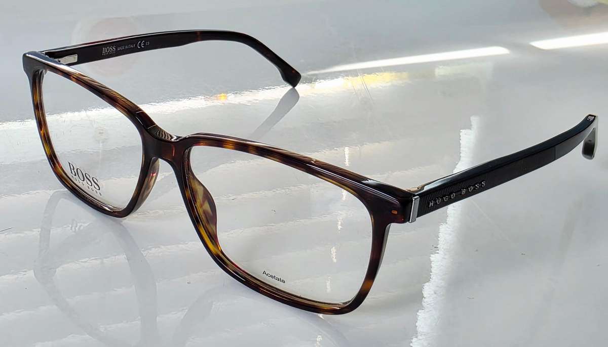 HUGO BOSS 1300/U 086 145 - MENS EYEWEAR - FULL RIM EXECUTIVE FRAMES WITH BOSS CASE