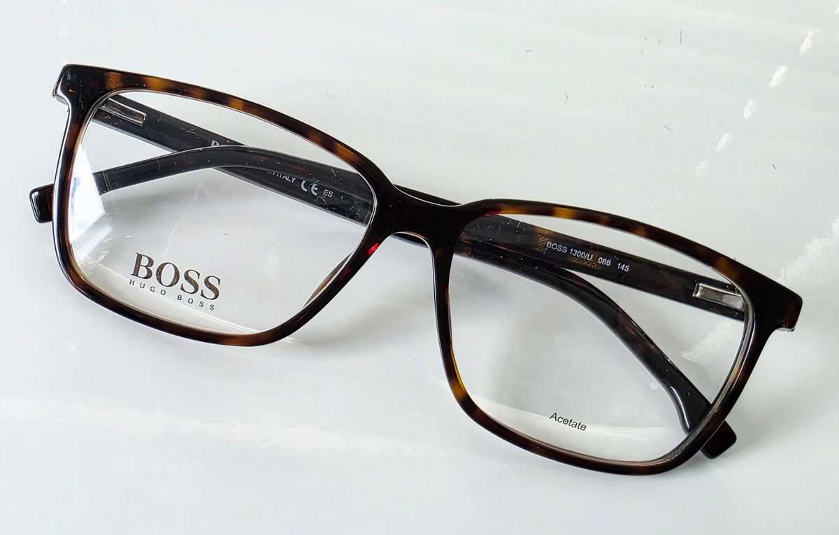 HUGO BOSS 1300/U 086 145 - MENS EYEWEAR - FULL RIM EXECUTIVE FRAMES WITH BOSS CASE