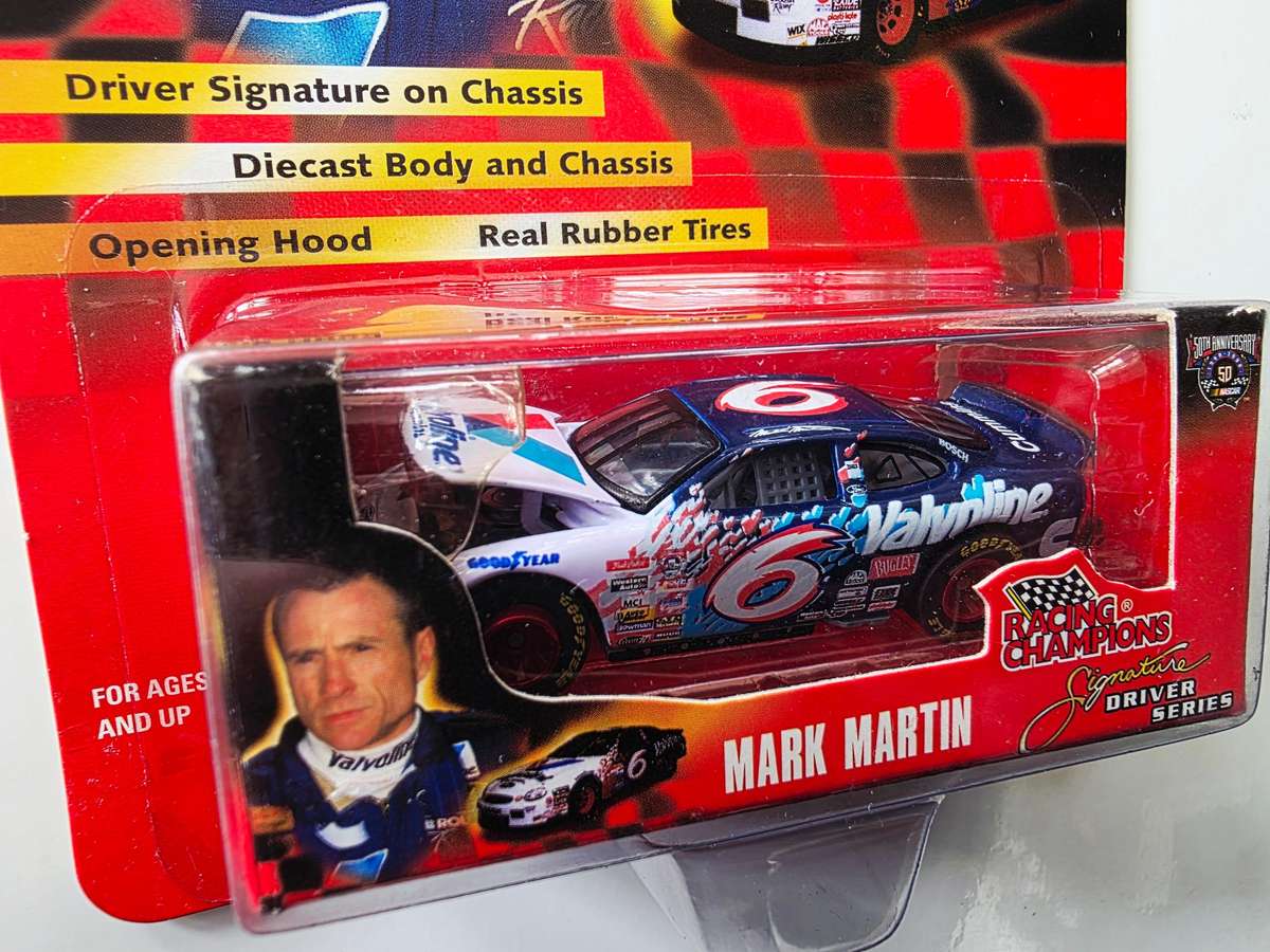 1998 RACING CHAMPIONS - 50TH ANNIVERSARY EDITION - SIGNATURE DRIVER SERIES - MARK MARTIN