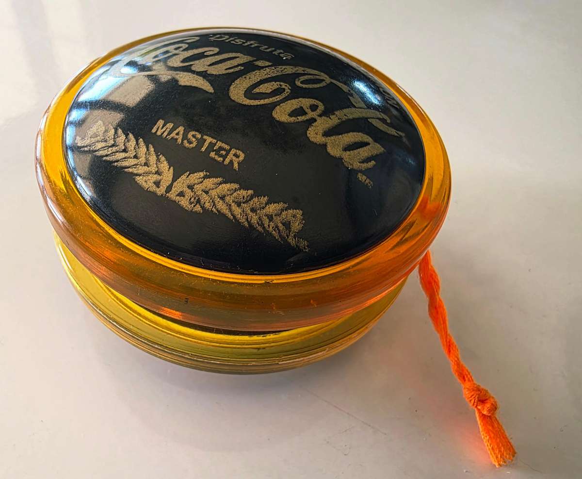 VINTAGE COCA COLA YOYO - DISFRUTA BLACK MASTER - MADE IN MEXICO