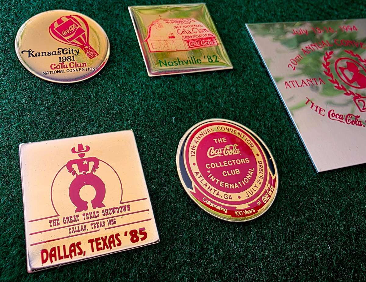 1994 COCA-COLA COLLECTORS CLUB - 20TH ANNUAL CONVENTION - 20 PIN PLAQUES