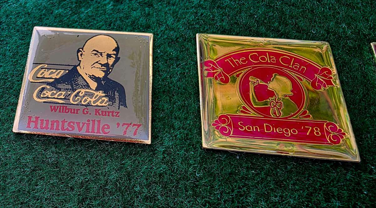1994 COCA-COLA COLLECTORS CLUB - 20TH ANNUAL CONVENTION - 20 PIN PLAQUES