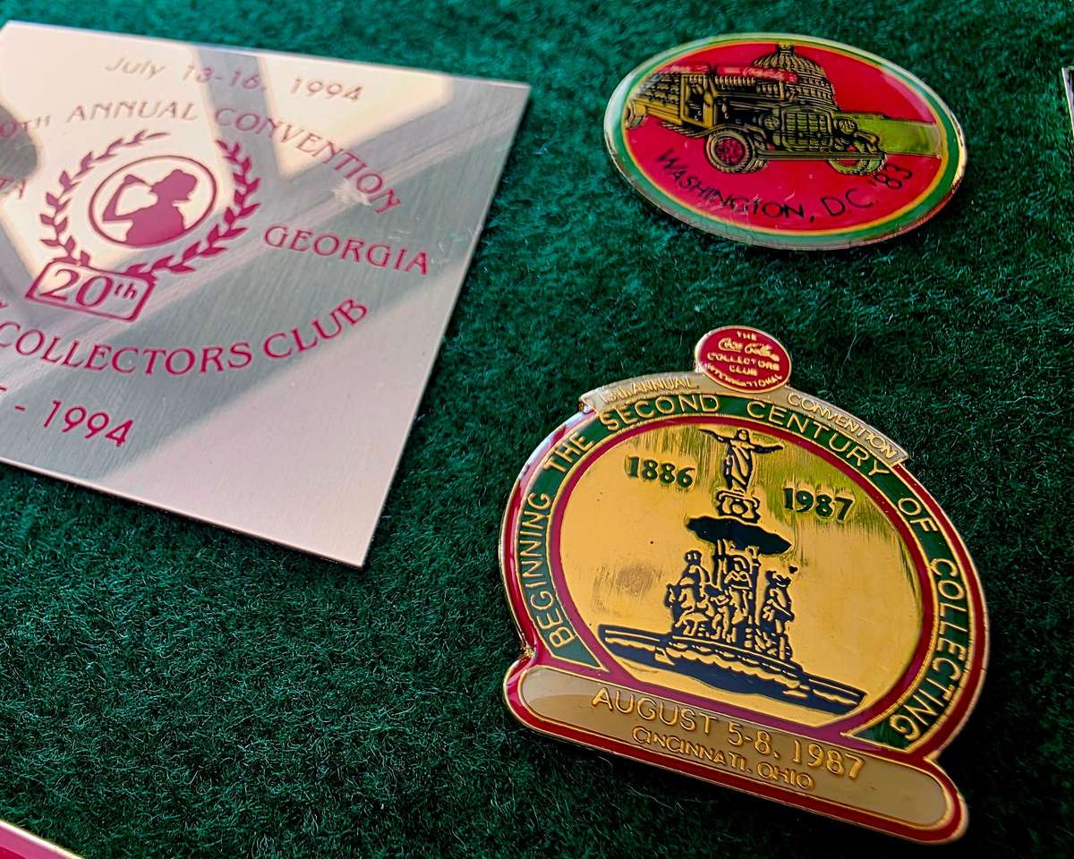 1994 COCA-COLA COLLECTORS CLUB - 20TH ANNUAL CONVENTION - 20 PIN PLAQUES