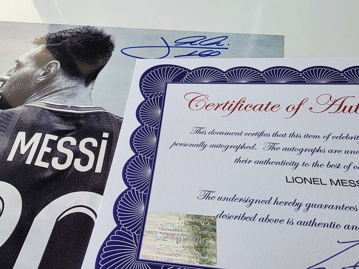 **LIONEL MESSI** AUTHENTIC AUTOGRAPH - 100% ORIGINAL