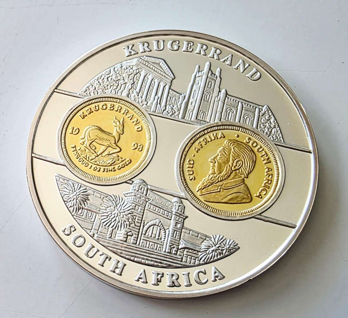 KRUGERRAND SOUTH AFRICA - MOST CLEANEST I HAVE SEEN - IN CAPSULE WITH CERTIFICATE - RARE