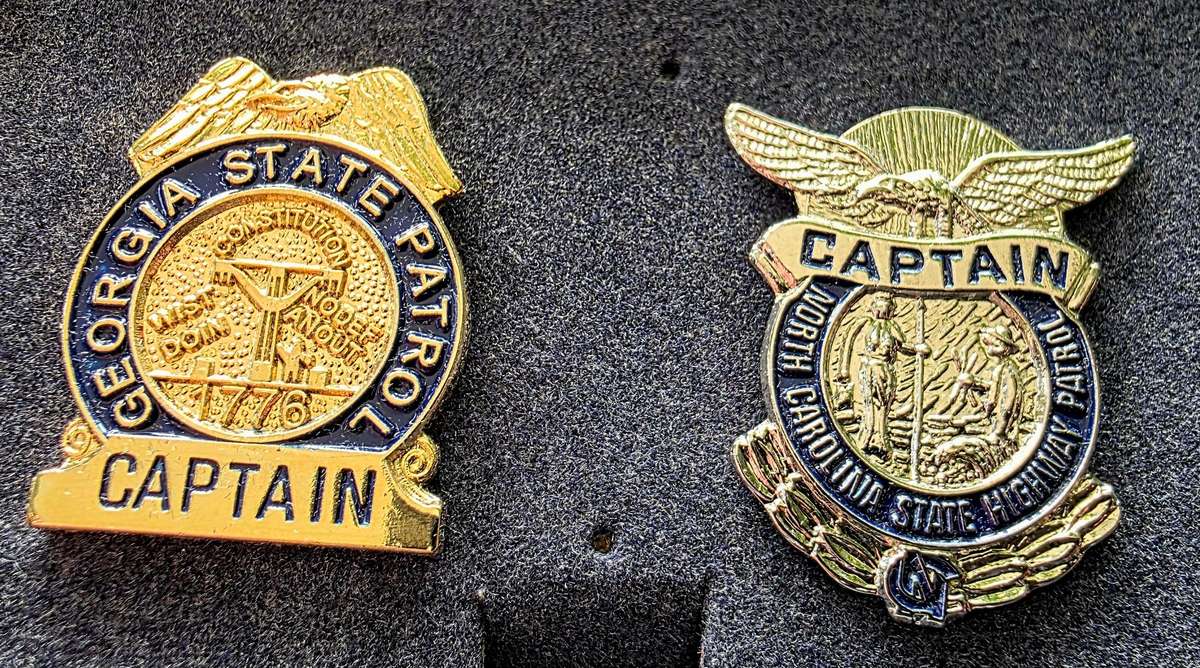 3 x 2 AUTHENTIC US POLICE BADGE COLLECTORS PINS WITH COA