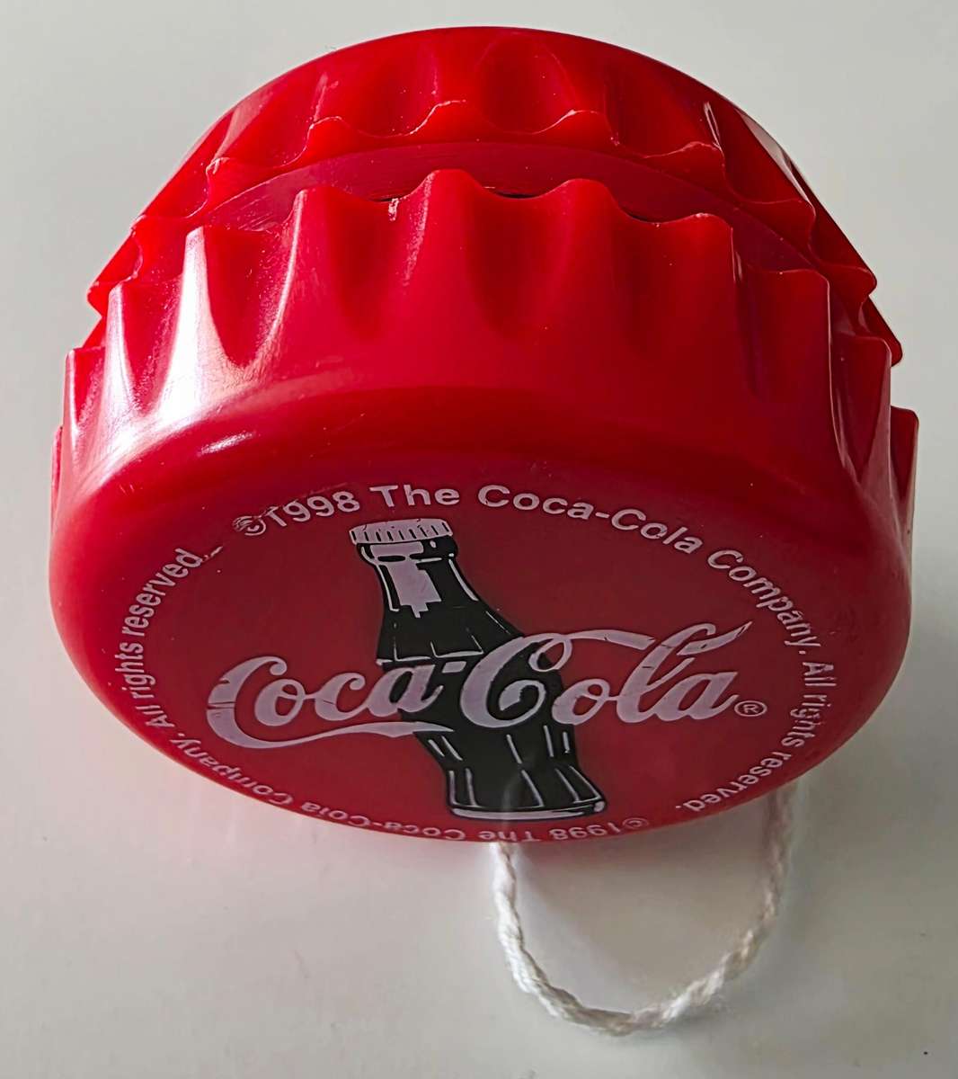 1998 ORIGINAL COCA-COLA BOTTLE CAP YOYO - GORGEOUS BRIGHT BLOOD RED