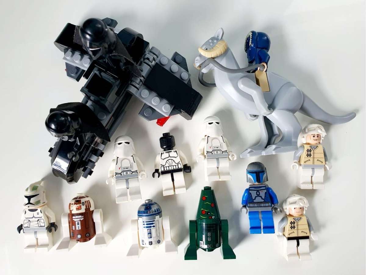LOT OF ORIGINAL STAR WARS LEGO MINIATURE FIGURINES + TOOLS
