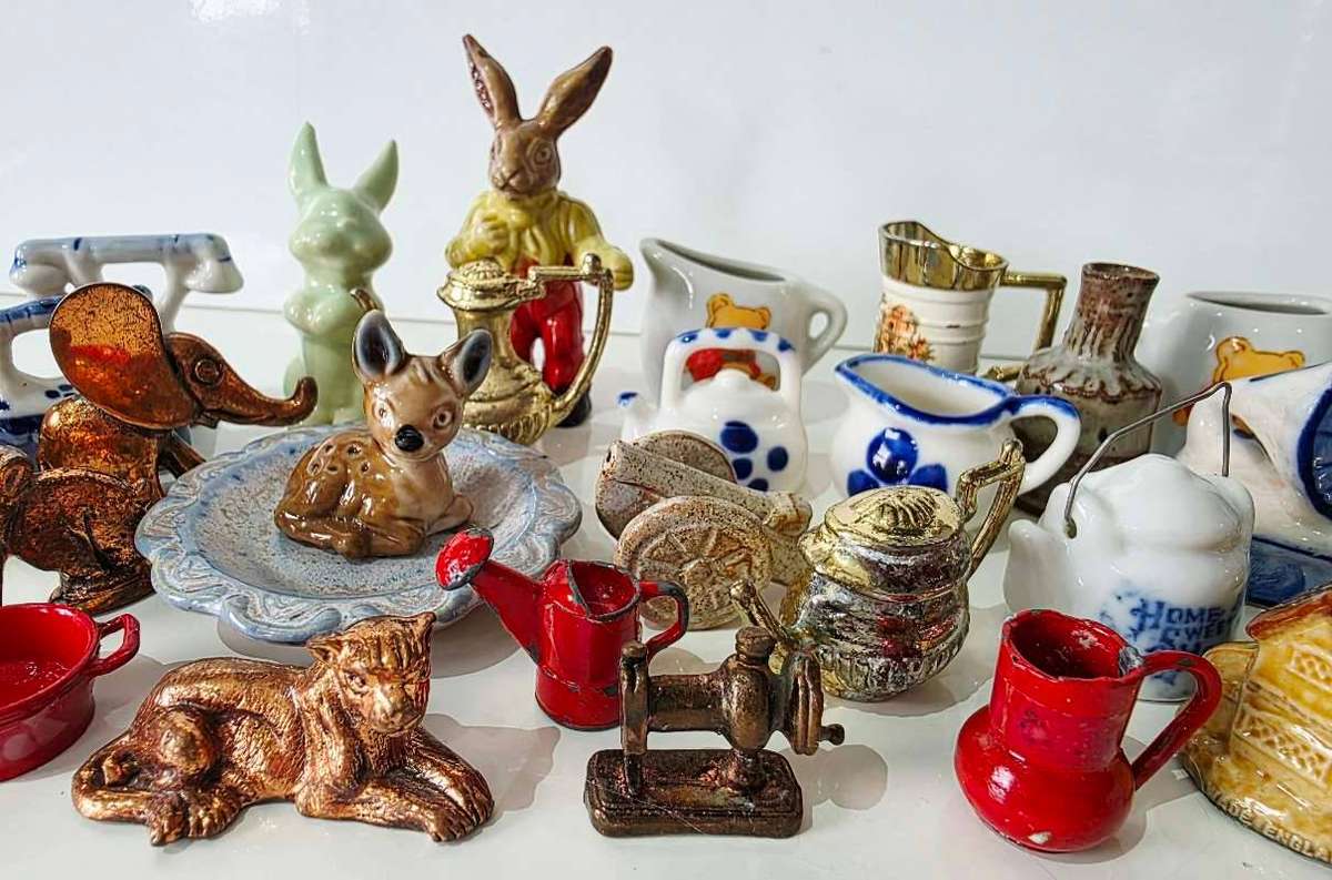Premium Vintage Mixed-Metal & Ceramic Printers Tray Miniatures