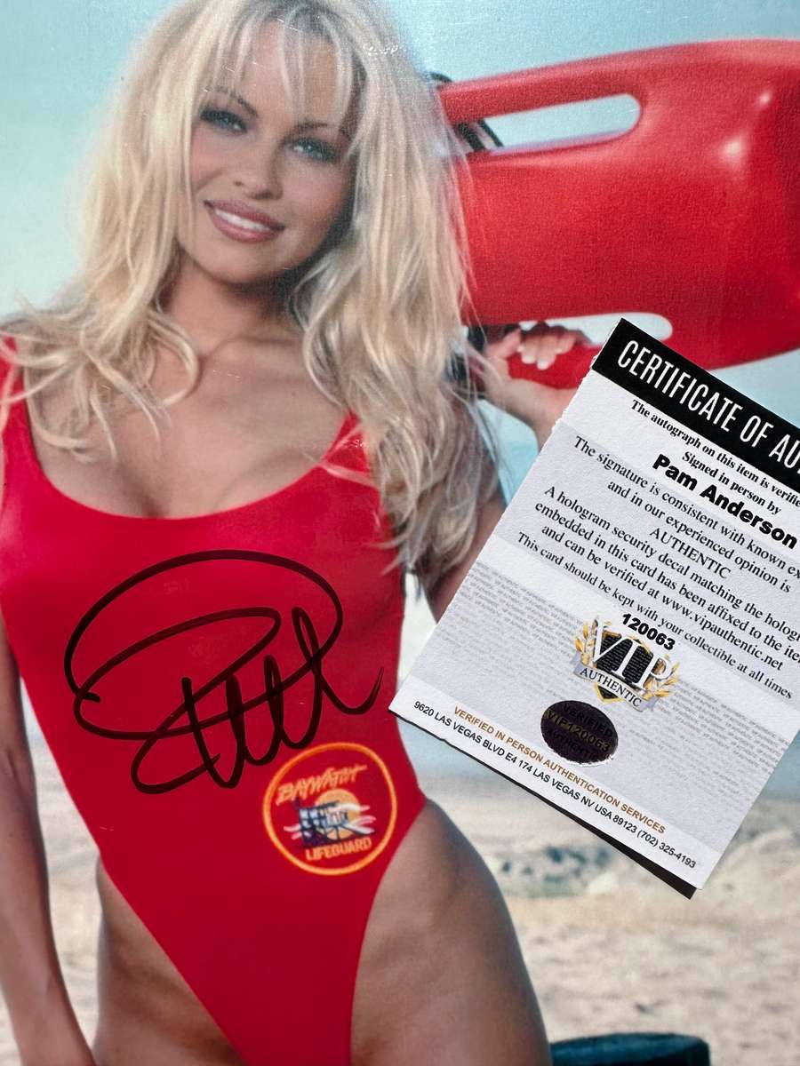 PAMELA ANDERSON - AUTHENTIC AUTOGRAPH + COA