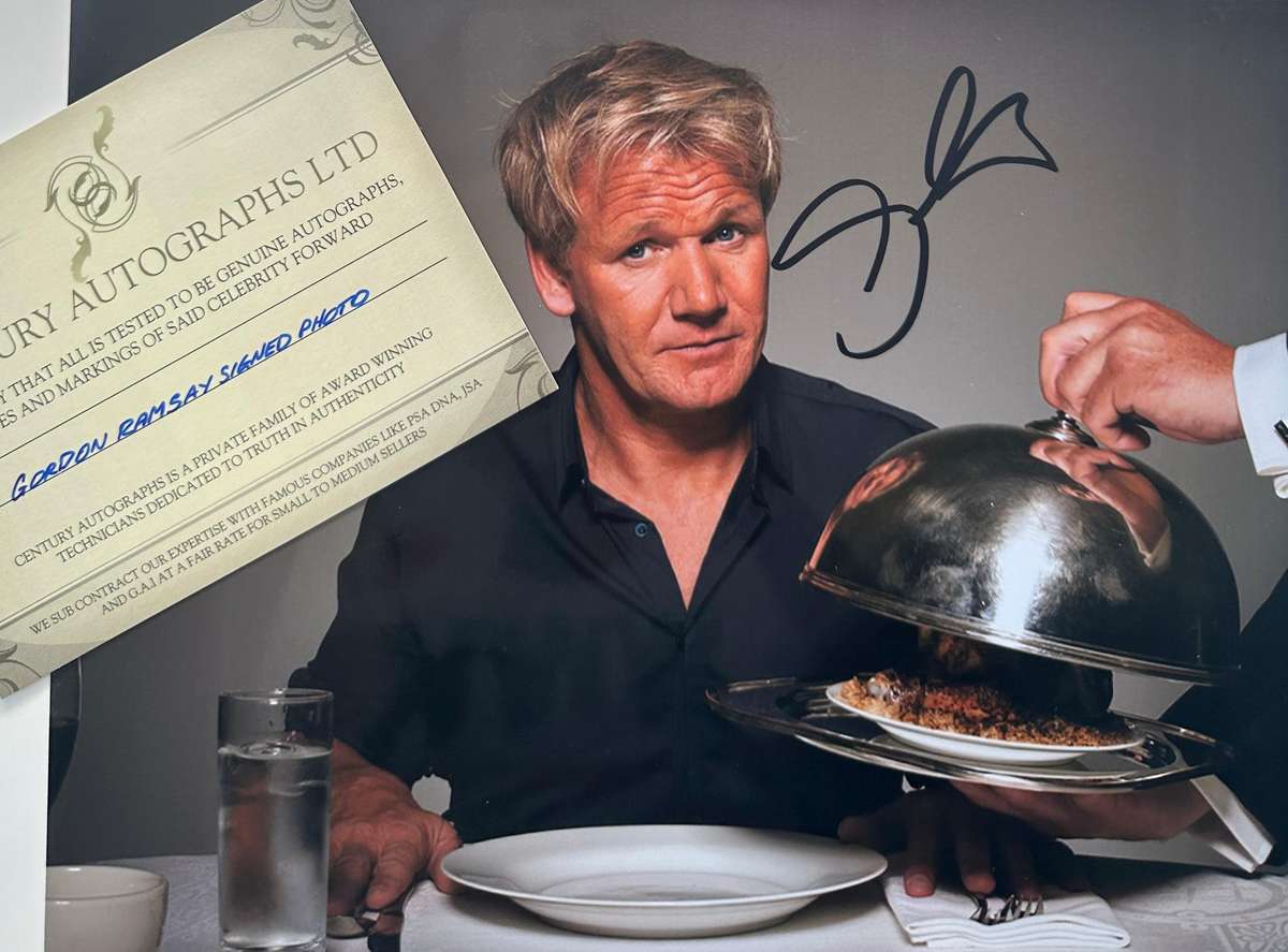 GORDON RAMSAY - AUTHENTIC AUTOGRAPH - 100% ORIGINAL - WITH COA - HARD TO GET