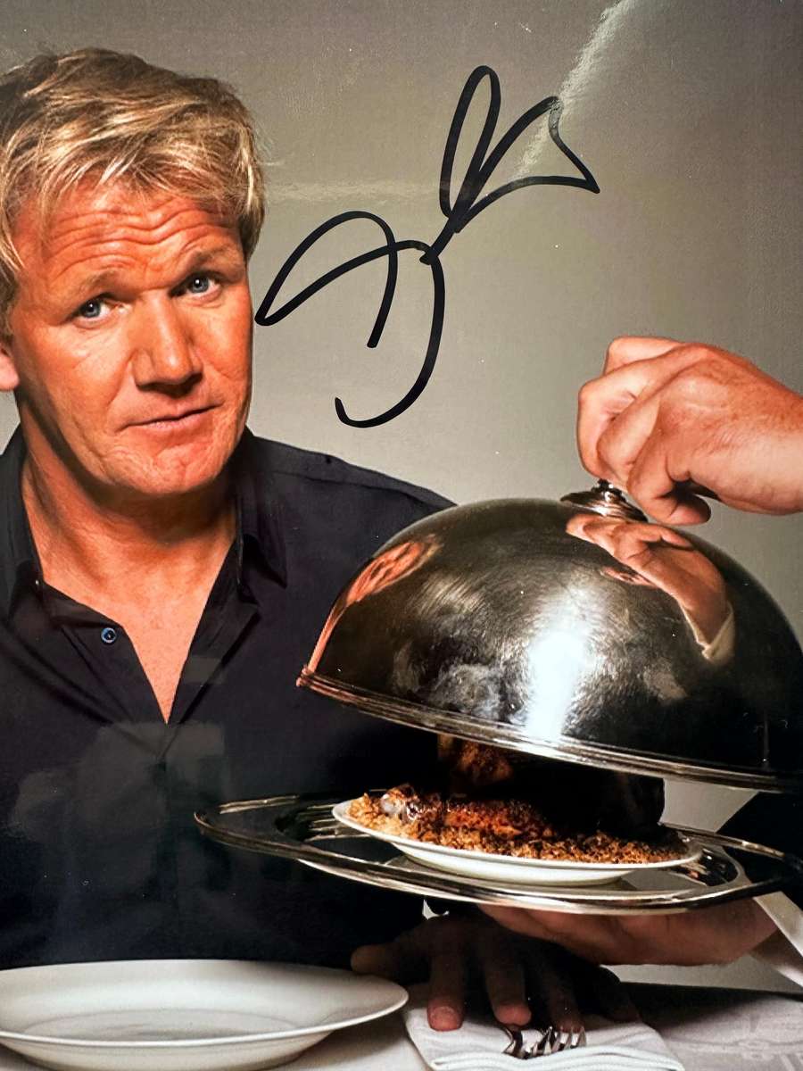 GORDON RAMSAY - AUTHENTIC AUTOGRAPH - 100% ORIGINAL - WITH COA - HARD TO GET
