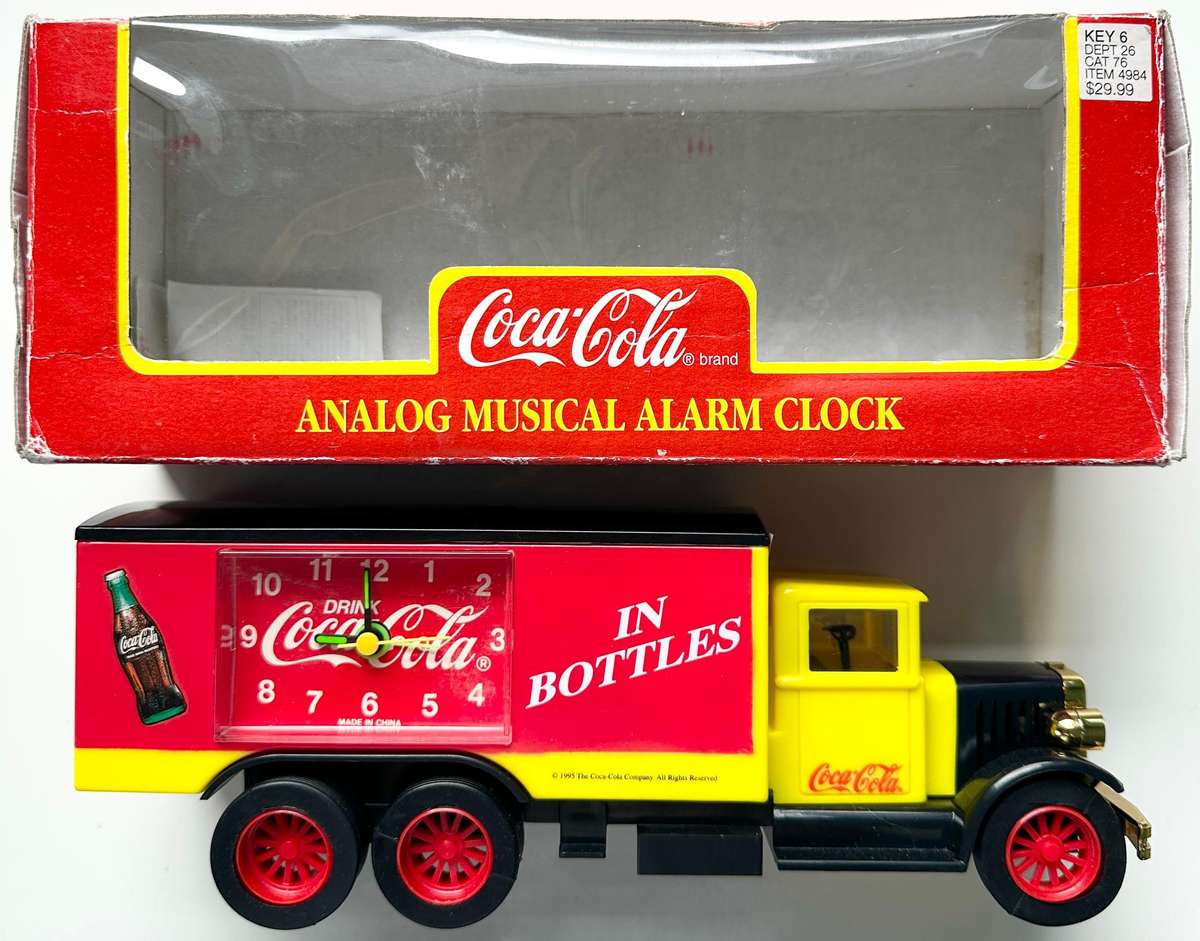 VINTAGE 1995 COCA COLA ANALOG MUSICAL ALARM CLOCK DELIVERY TRUCK 28CM - IN ORIGINAL PACKAGING