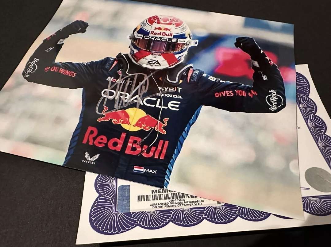 MAX VERSTAPPEN - ORIGINAL AUTOGRAPH - 100% AUTHENTIC + COA