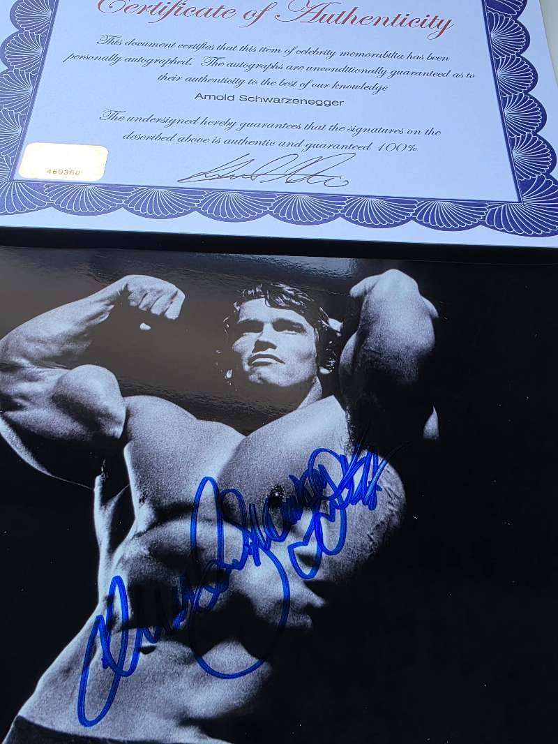  LAST AUCTION - Hand-Signed Arnold Schwarzenegger 20x25cm with COA! 