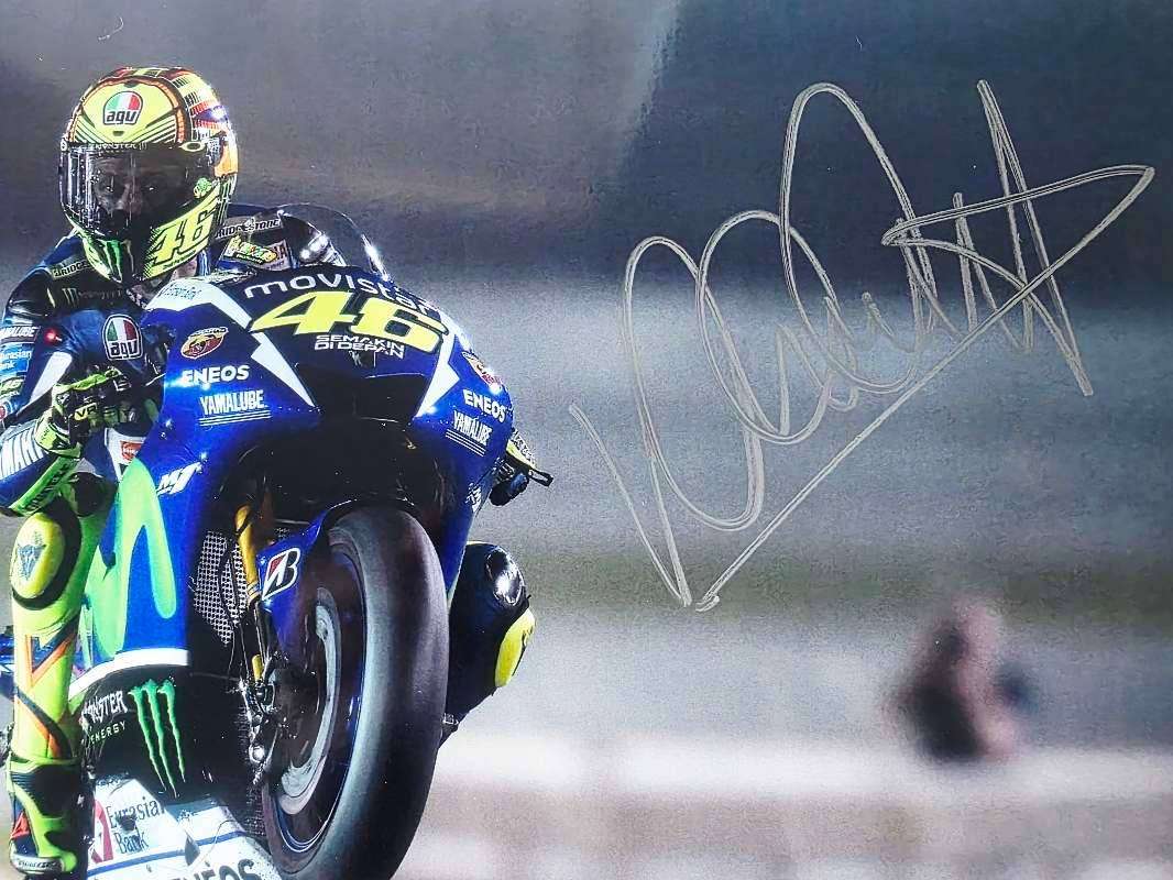 AUTHENTIC VALENTINO ROSSI AUTOGRAPH  100% ORIGINAL SIGNATURE  WITH CERTIFICATE OF AUTHENTICITY