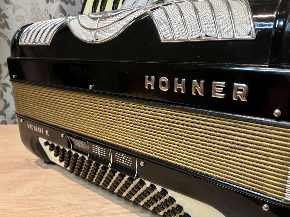 Hohner Verdi II Accordion