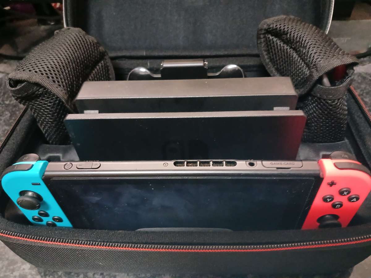 Nintendo Switch V2 Console