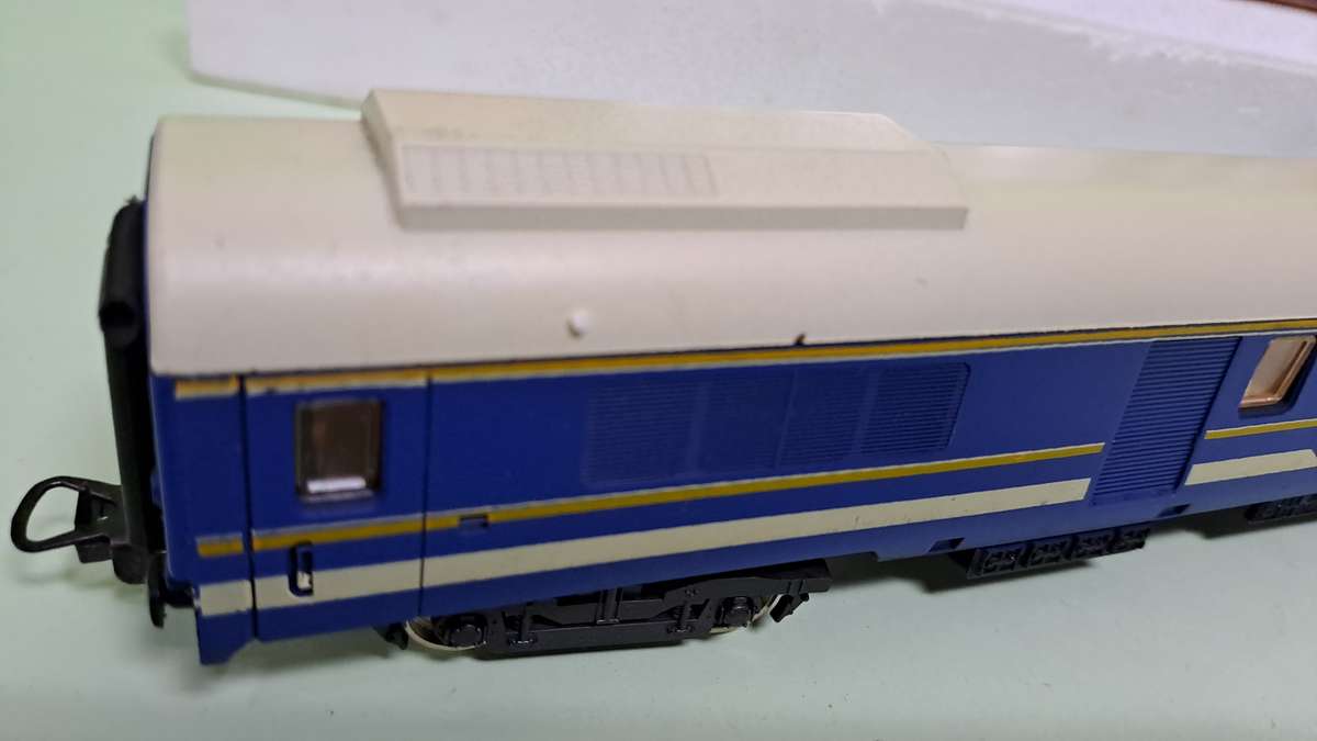 LIMA SAR Blue Train Baggage Couch HO Scale BOXED