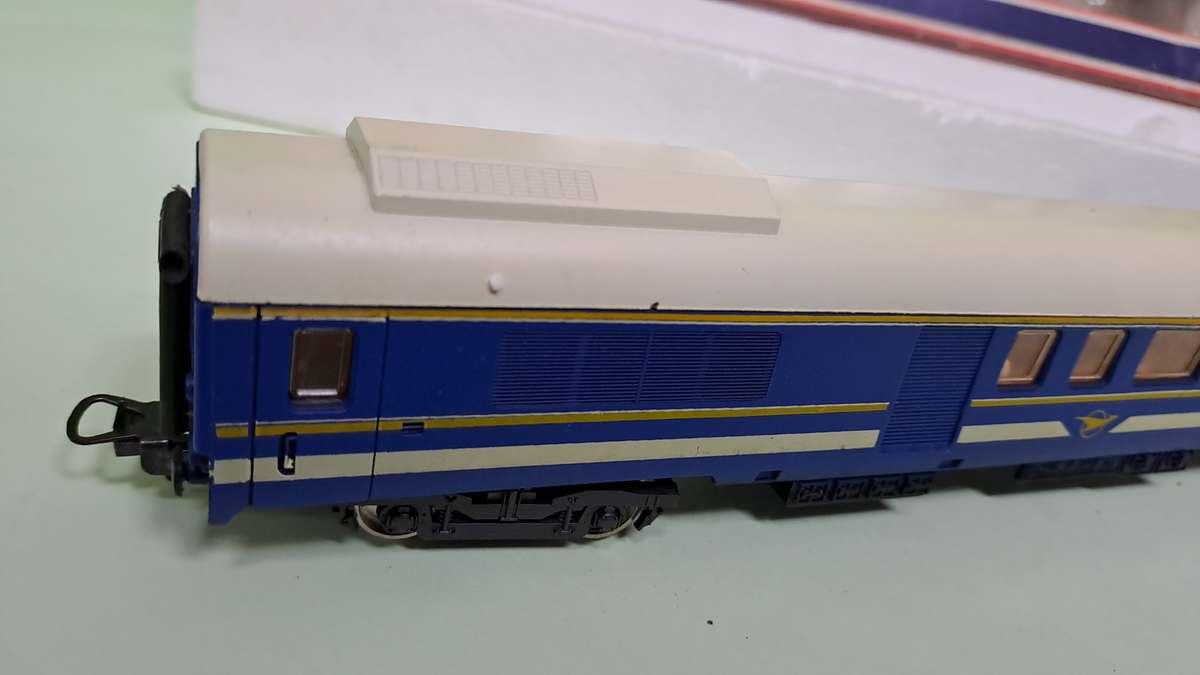 LIMA SAR Blue Train Baggage Couch HO Scale BOXED