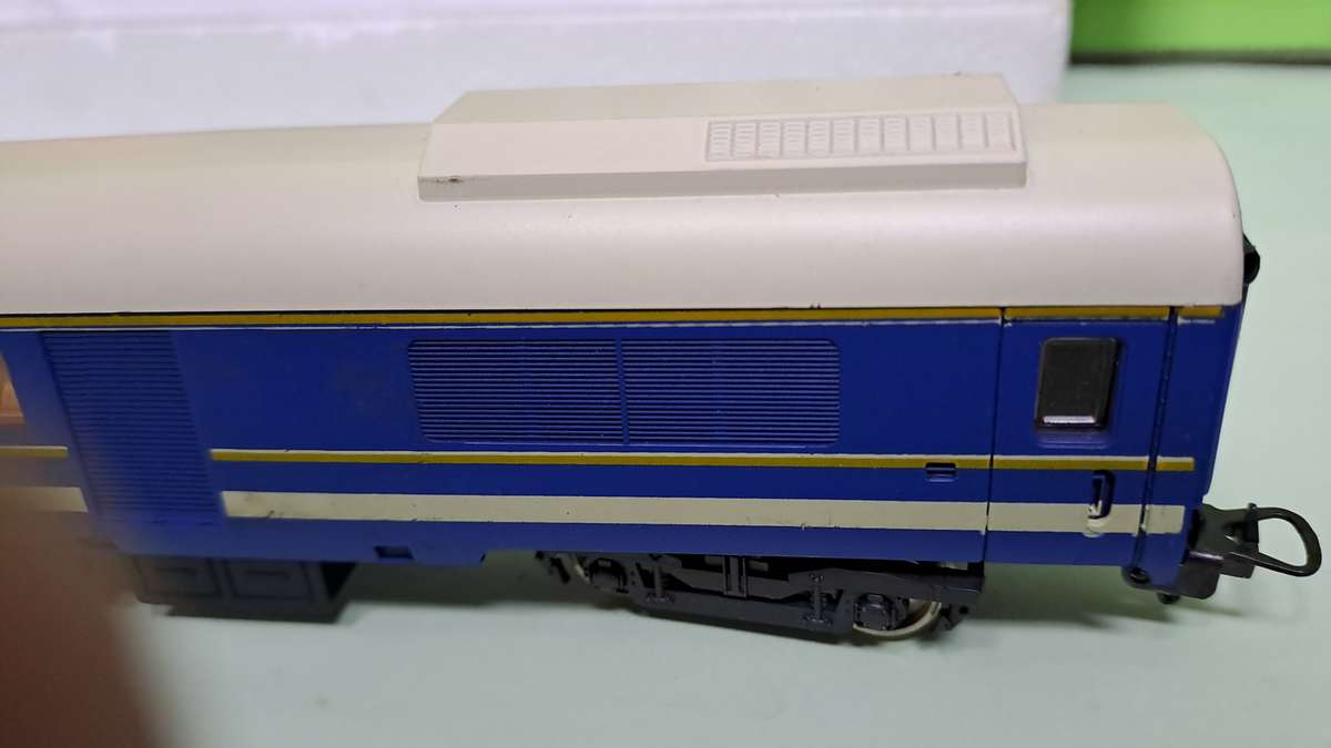 LIMA SAR Blue Train Baggage Couch HO Scale BOXED