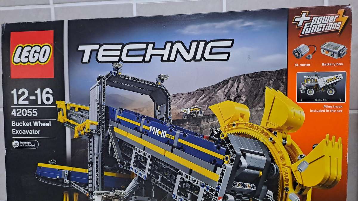 LEGO Technic - 42055 Bucket Wheel Excavator - Brand New - Parts Sealed