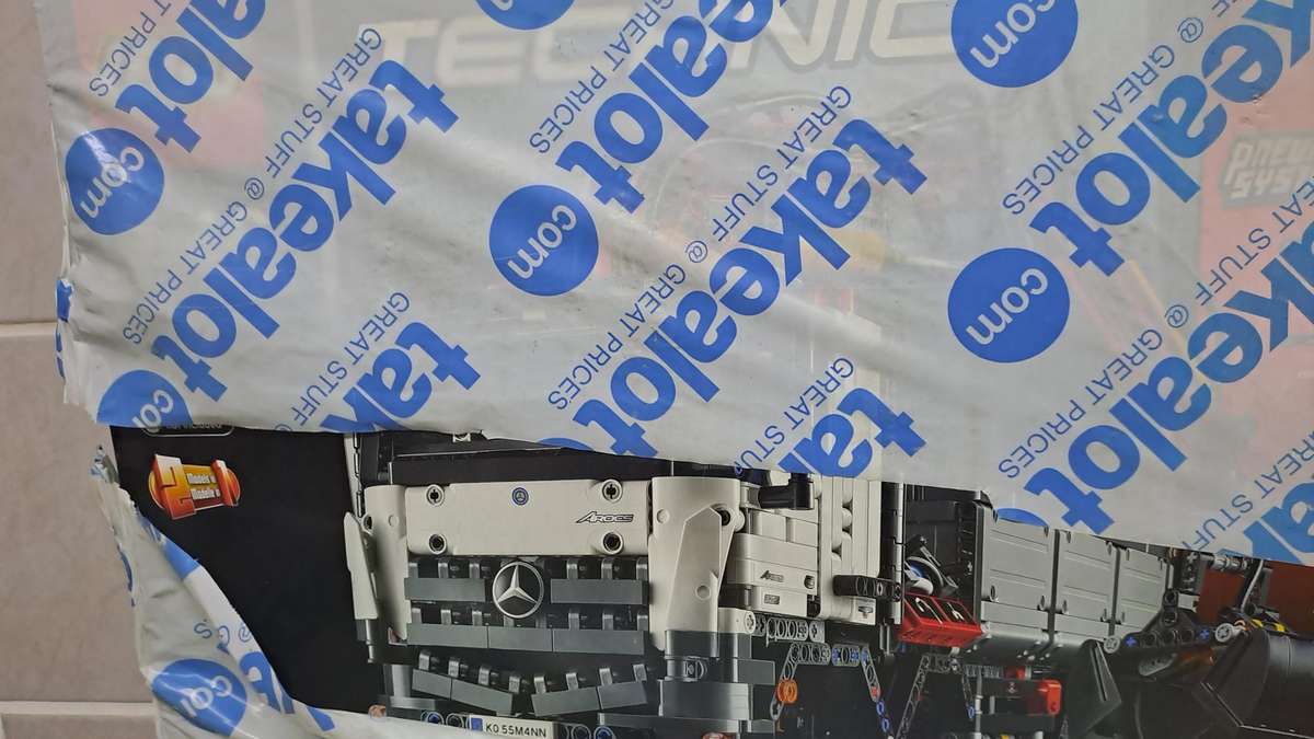 LEGO Technic - 42043 Mercedes Benz Arocs - Brand New - Sealed