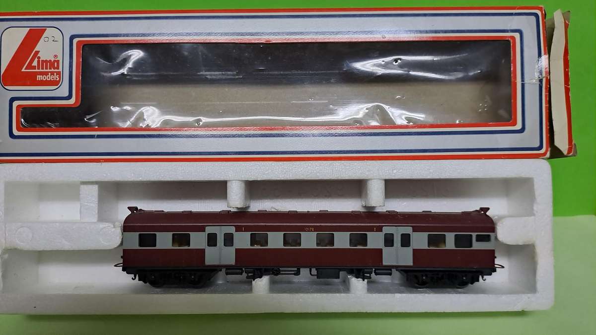 LIMA Train SAR Suburban Coach 1st class BOXED (Like NEW)