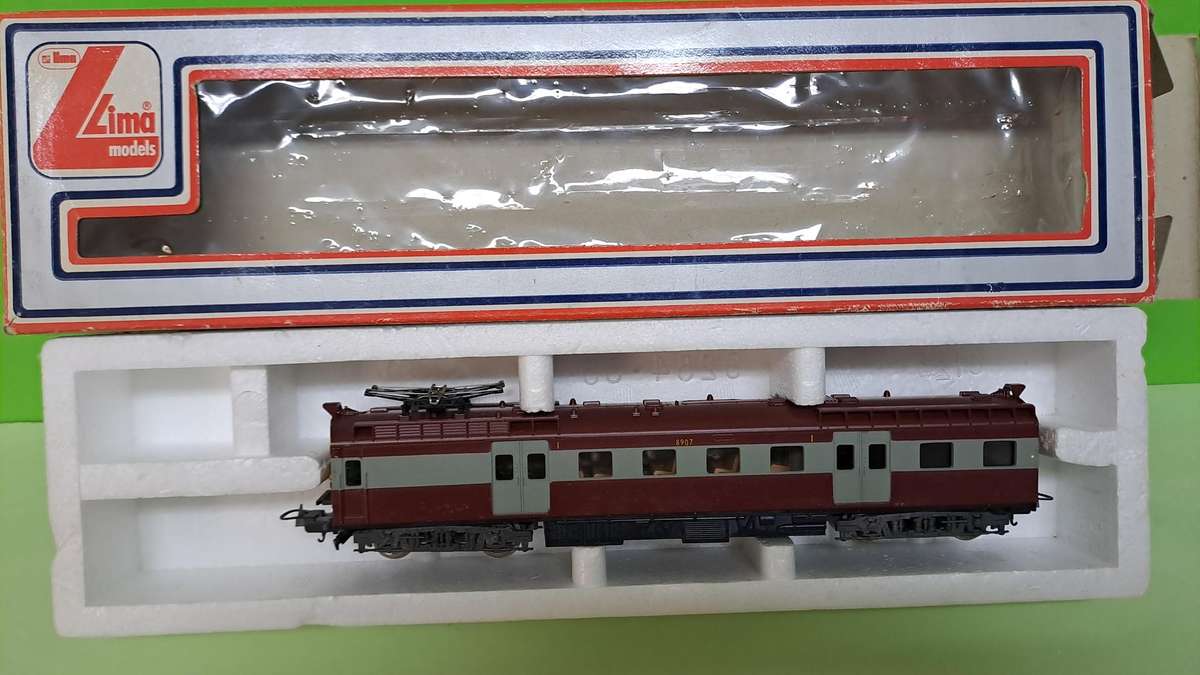 LIMA Train SAR Suburban Locomotive BOXED (Like New)