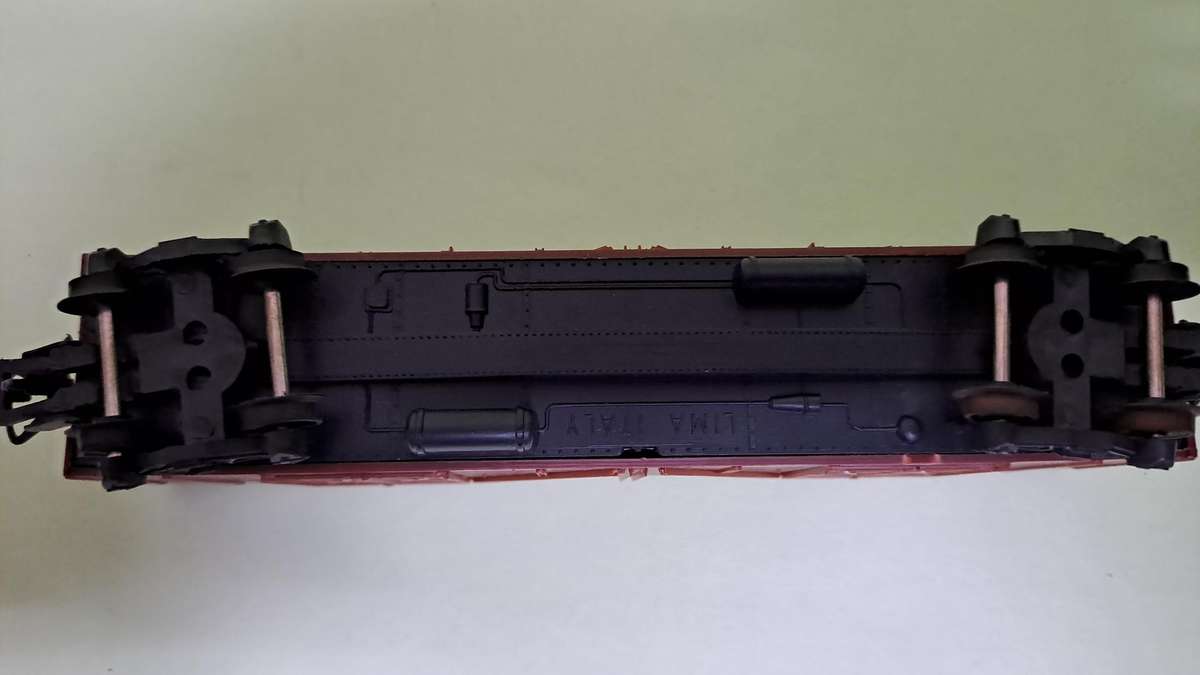 LIMA SAR HO Scale Brown Cattle wagon BOXED