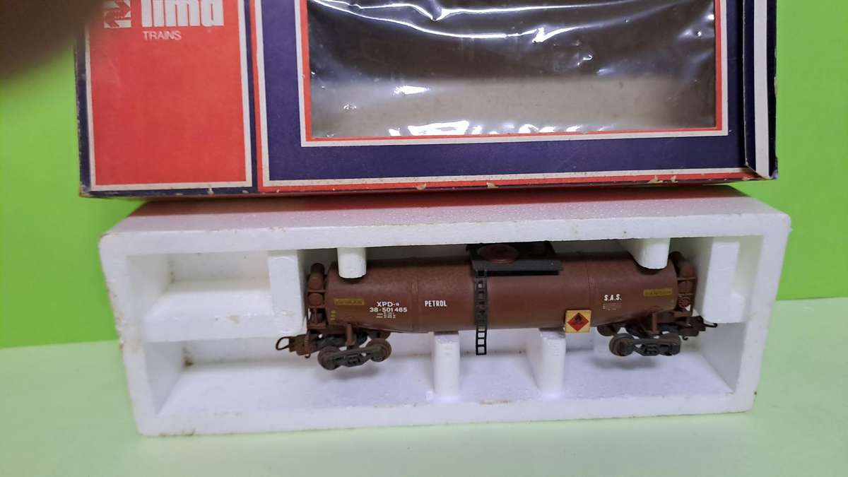 LIMA SAR HO Scale - Petrol Tanker BOXED