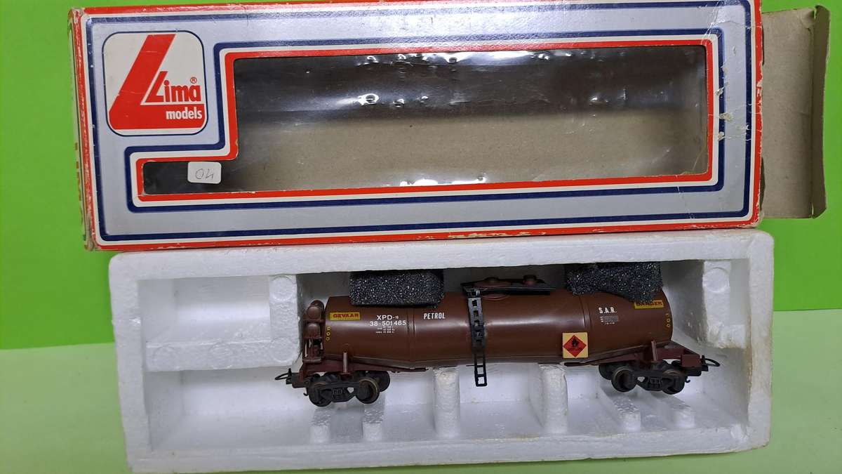 LIMA SAR HO Scale - Petrol Tanker BOXED