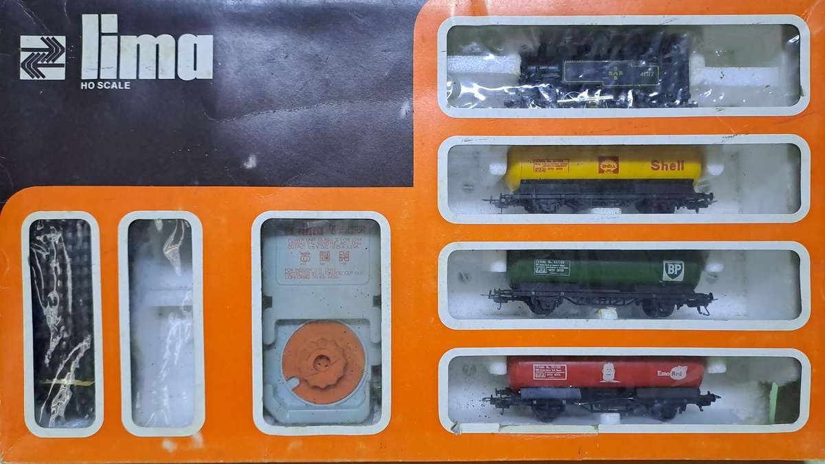LIMA SAR Train Set (Locomotive with 3 petrol tankers) BOXED