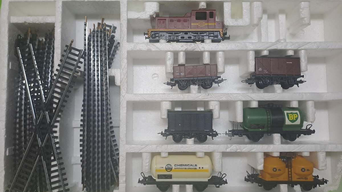LIMA SAR Train Set (Locomotive with 6 goods wagons) BOXED
