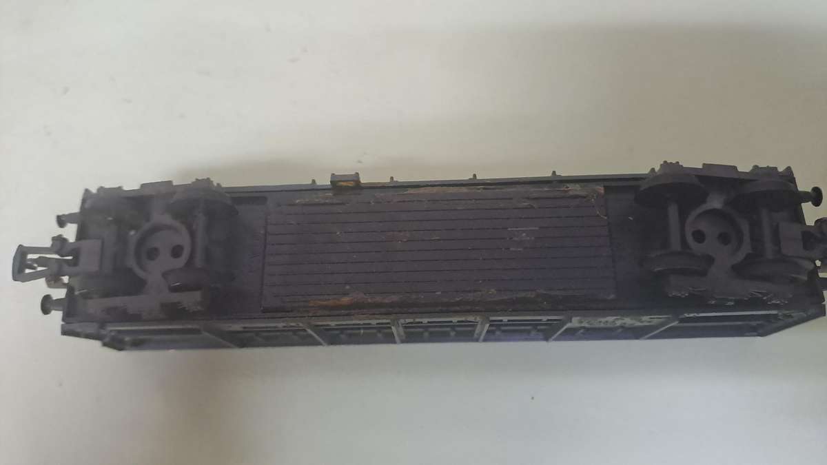 LIMA Goods Train Set (Locomotive with 2 goods wagons and crossing) BOXED