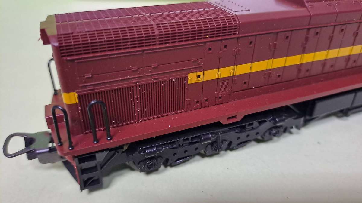 LIMA HO: SAR "Trans Karoo" Class 34 Diesel Loco in New Boxed Operational condition.