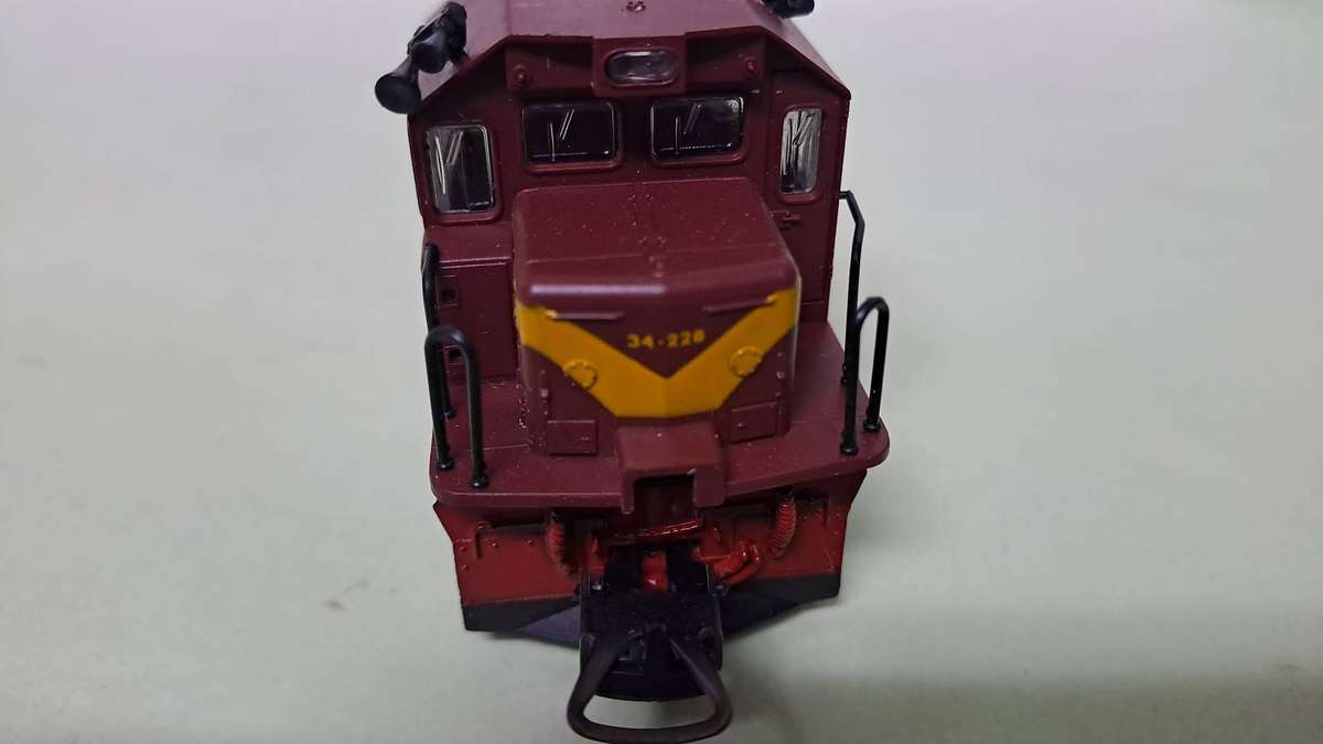 LIMA HO: SAR "Trans Karoo" Class 34 Diesel Loco in New Boxed Operational condition.