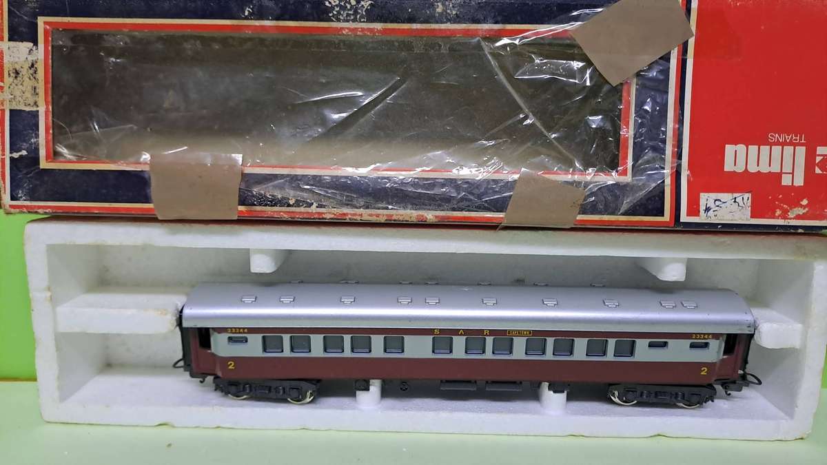 LIMA Train SAR Trans Karoo 2nd Class Coach BOXED