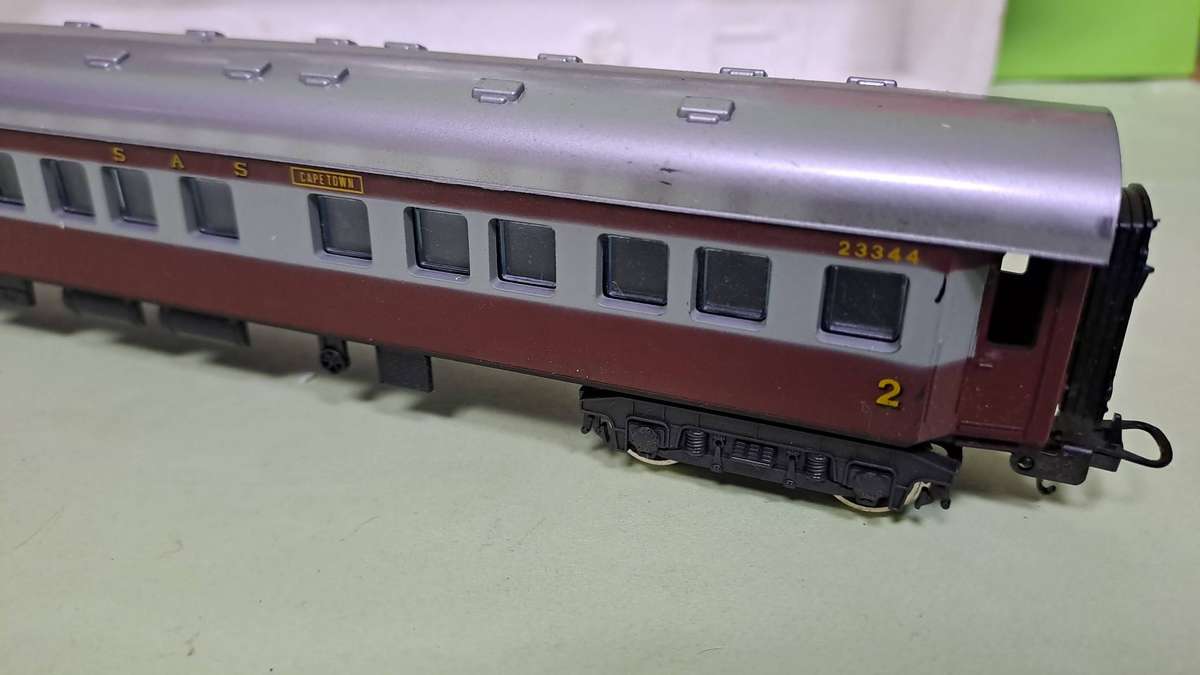 LIMA Train SAR Trans Karoo 2nd Class Coach BOXED