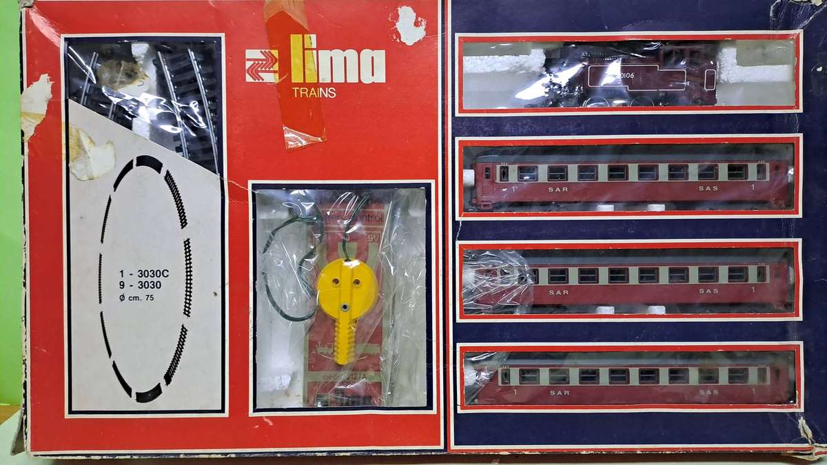 LIMA SAR Train Set (Locomotive with 3 passenger) BOXED