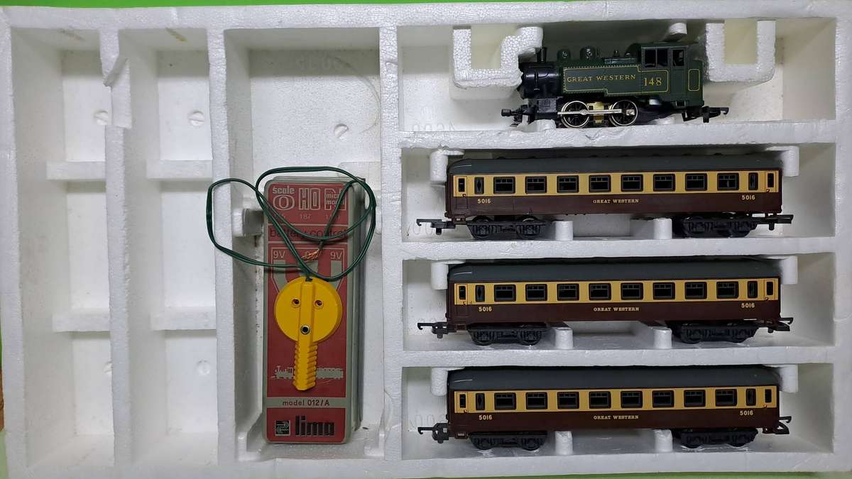 LIMA Great Western Train Set (Locomotive with 3 passenger) BOXED