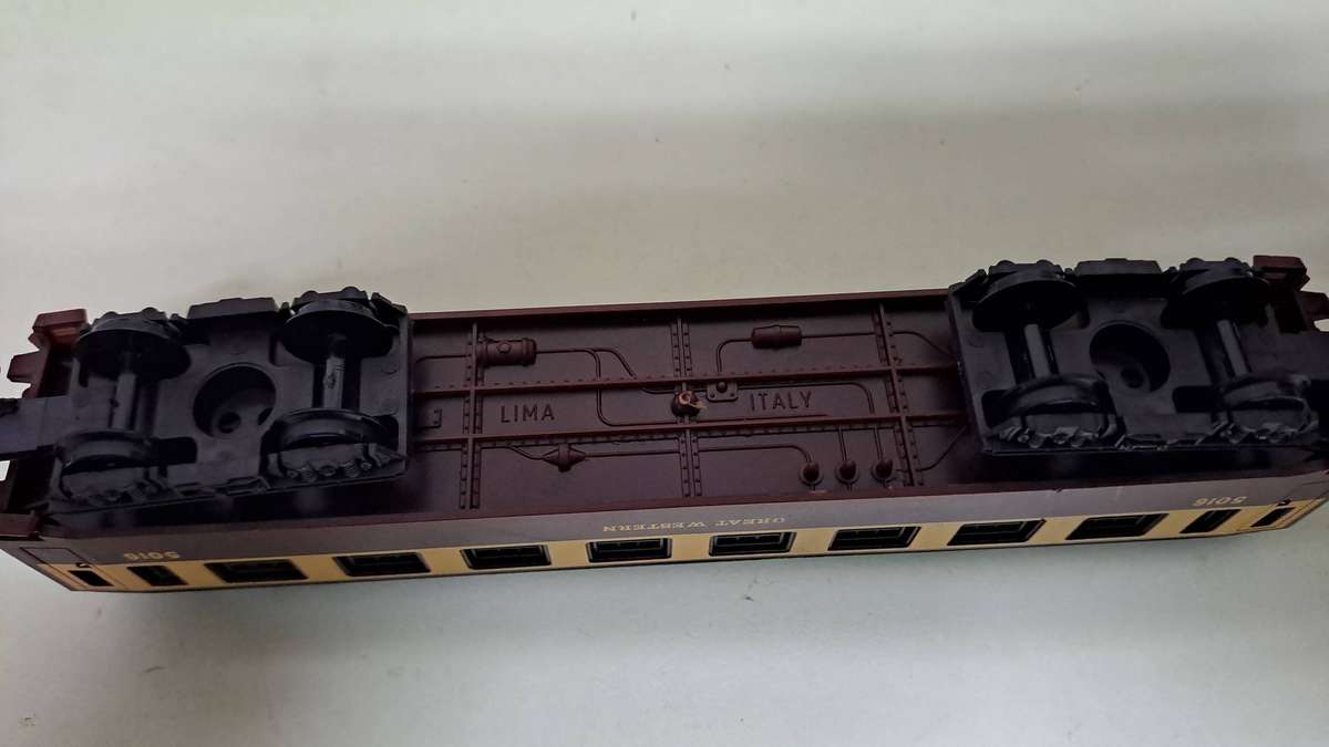 LIMA Great Western Train Set (Locomotive with 3 passenger) BOXED