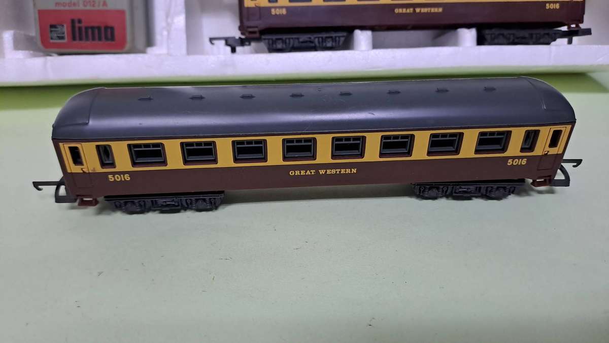 LIMA Great Western Train Set (Locomotive with 3 passenger) BOXED