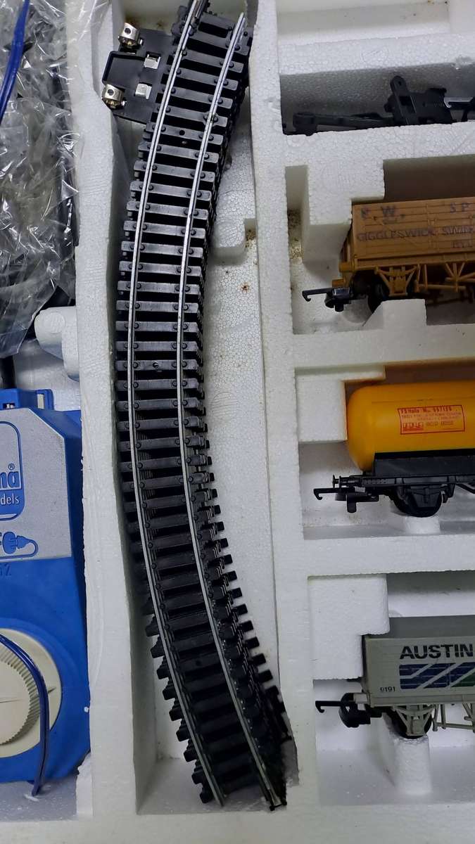 LIMA SAR Train Set (Blue Shunter Locomotive with 4 goods wagons) BOXED