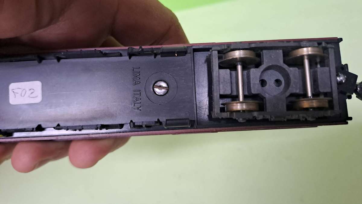 LIMA Train SAR Suburban Coach 1st class UNBOXED Excellent Condition