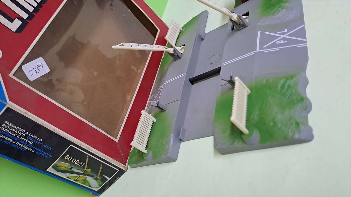 LIMA Automatic Crossing Gate (New old stock)