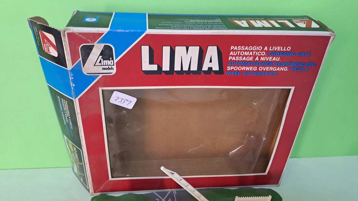 LIMA Automatic Crossing Gate (New old stock)