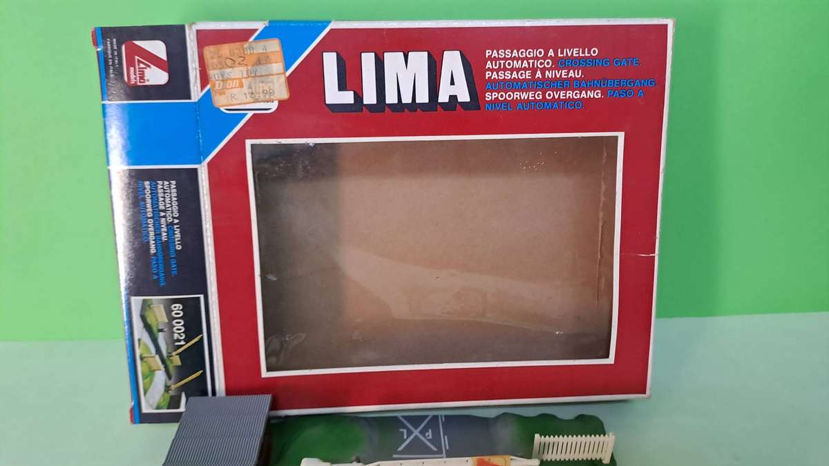 LIMA Automatic Crossing Gate (New old stock)