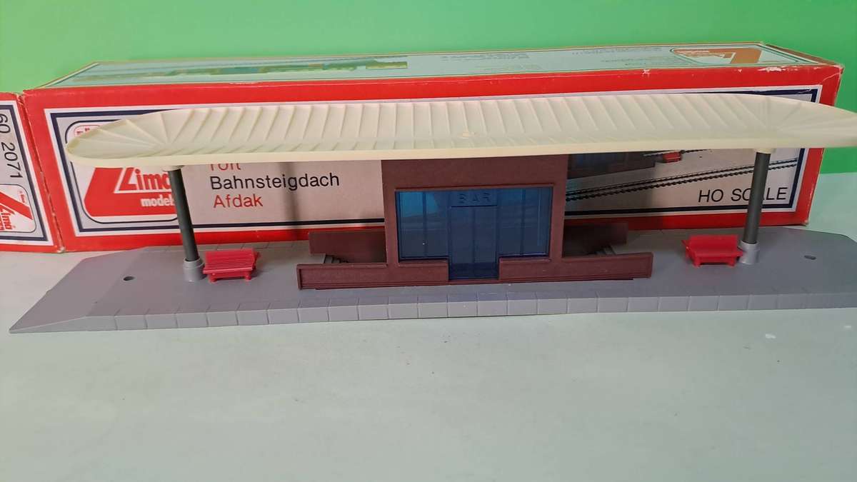 LIMA Station Roof BOXED (NEW old stock)